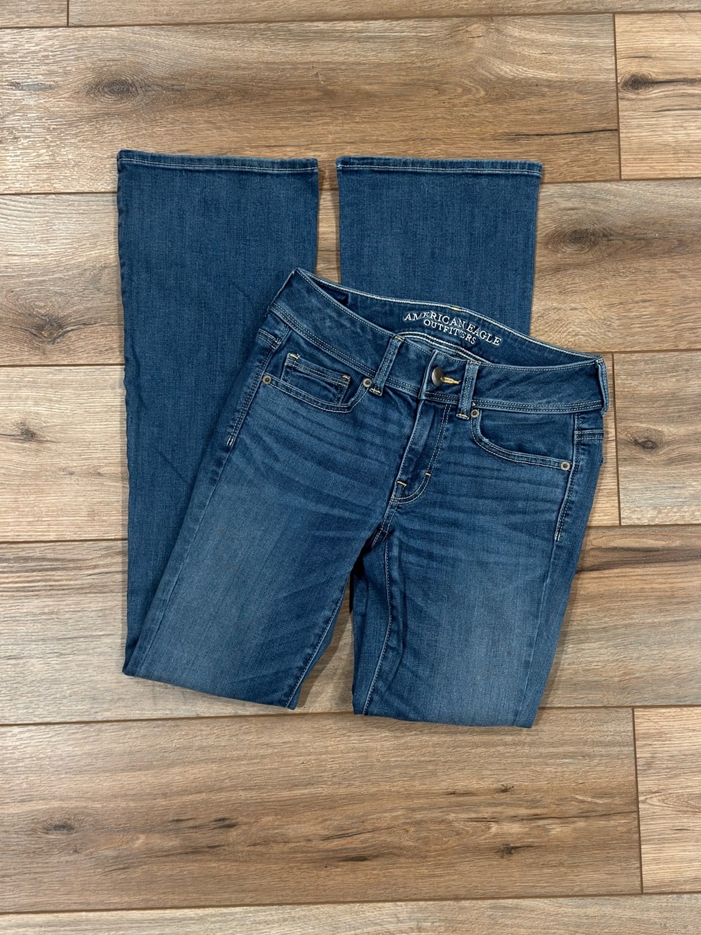 AMERICAN EAGLE 2000s Y2k Casual Mid-wash Low-rise Kick Bootcut Jeans | Size 2